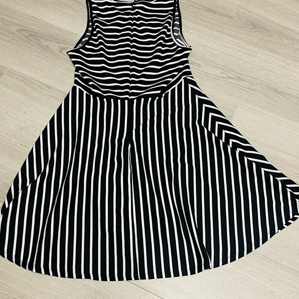 Alya Striped Black and White Dress w/red accent flowers - Picture 9 of 12